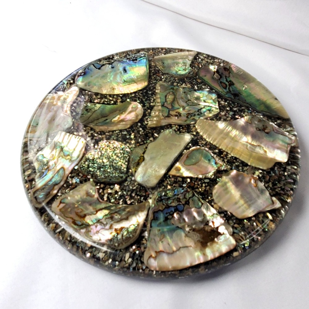 VTG Abalone Shell Round Trivet Black Base 8-Inch Handcrafted Betty's Shells - Picture 11 of 13
